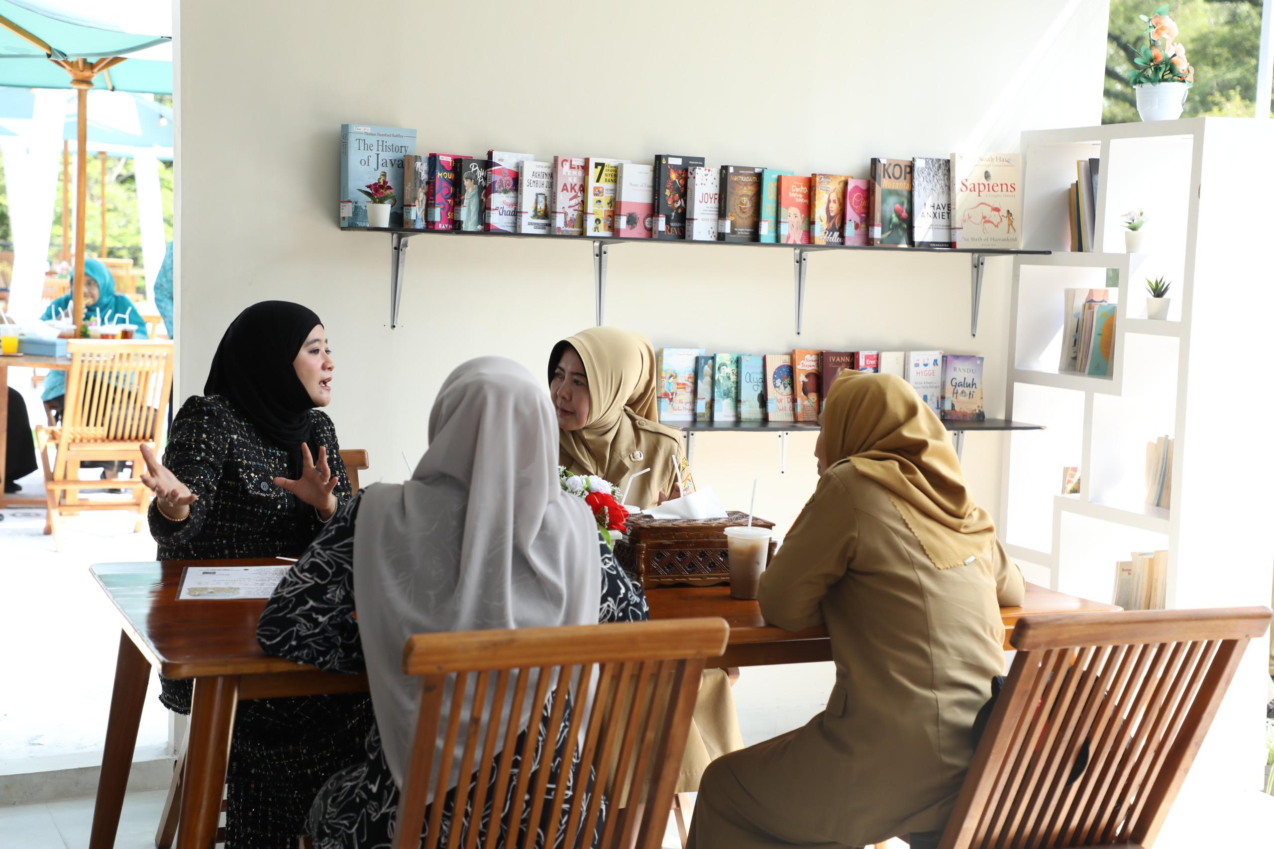 Aksara Kafe D’ Rooftop, Tempat Inspiratif Membaca dan Berkreasi